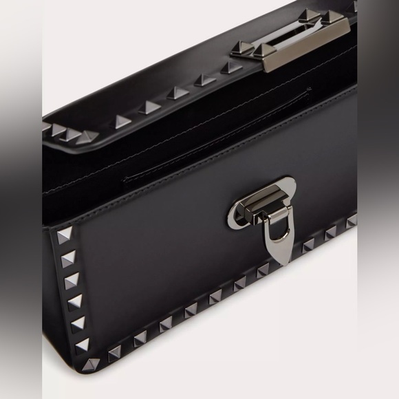 Valentino ROCKSTUD23 E/W SMOOTH CALFSKIN SHOULDER BAG - Picture 8 of 9